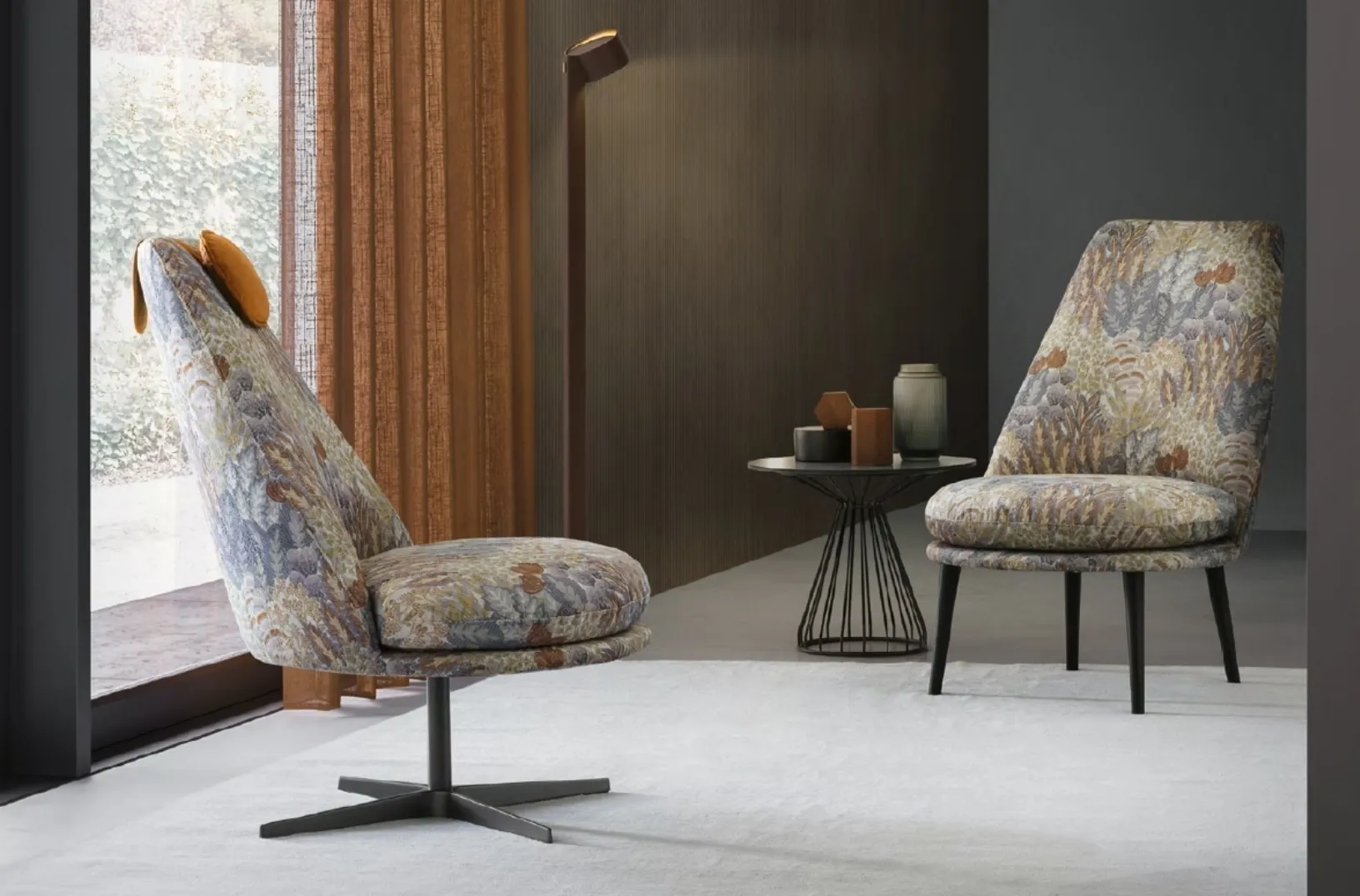 Poltroncina Lord in tessuto con fantasia floreale di Le Comfort